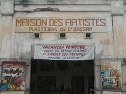 LA MAISON DES ARTISTES ET PLASTICIENS DE GRAND BASSAM